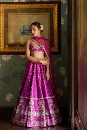 Aabroo Lehenga