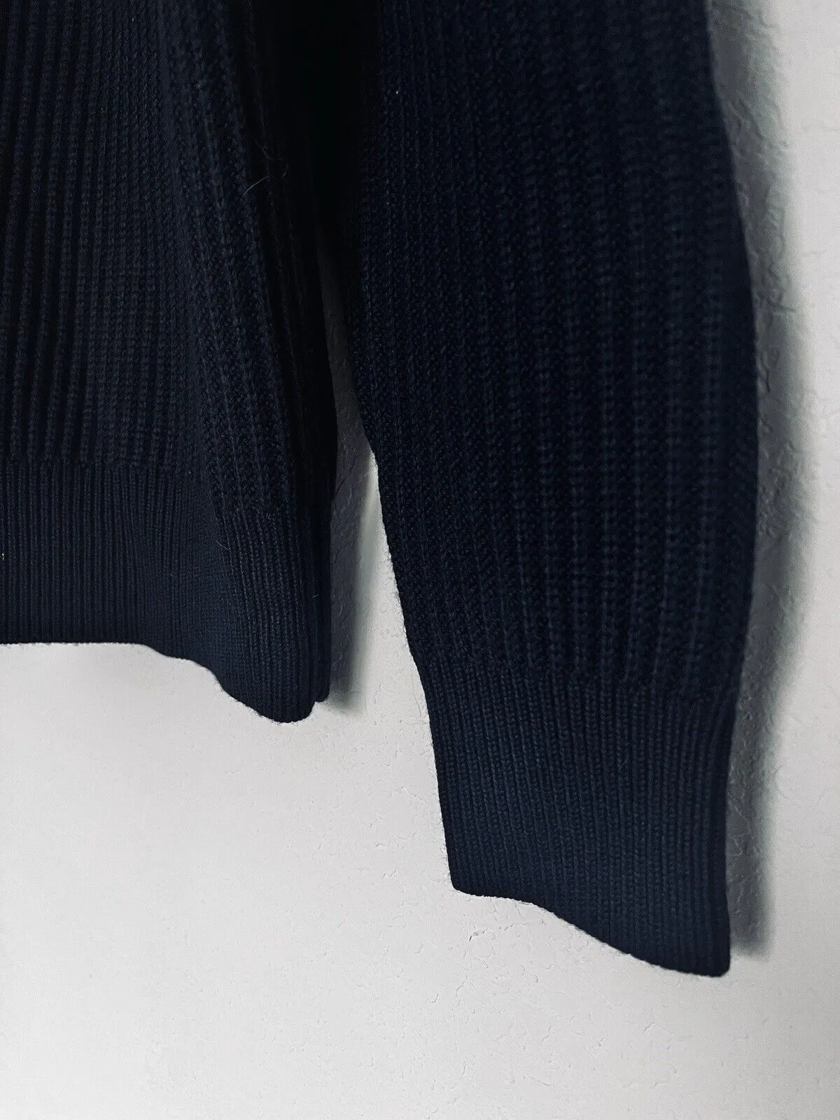 Banana Republic Navy Blue Merino Wool Sweater Sz S V-Neck Shoulder Botton Detail