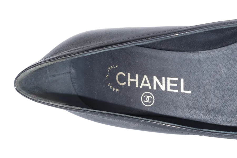 CHANEL BLACK LEATHER BOW CC PUMPS SIZE 36C WITH DUST COVER AND BOX