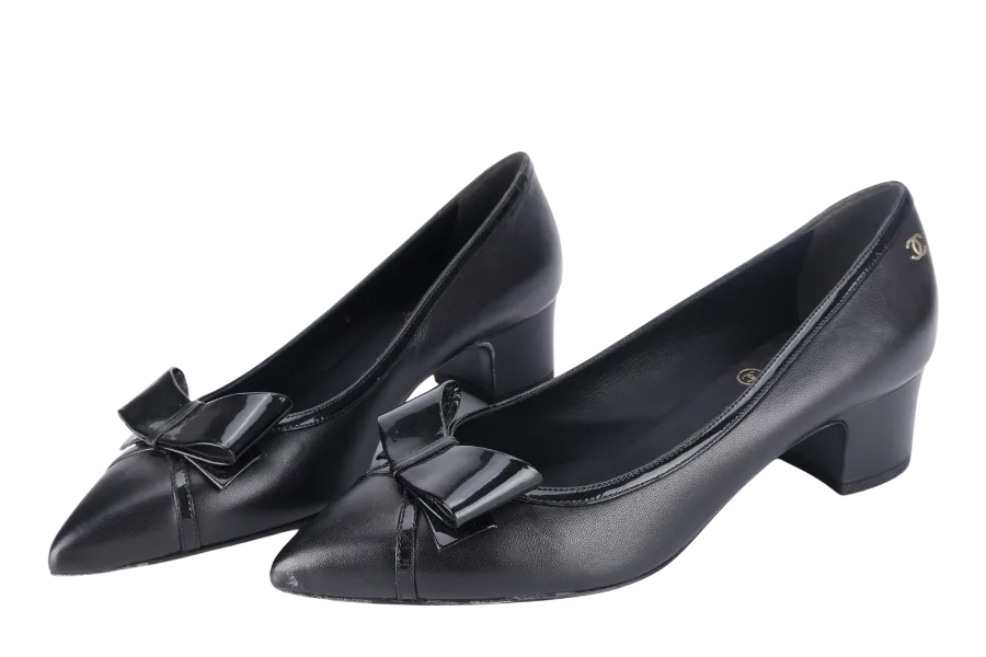 CHANEL BLACK LEATHER BOW CC PUMPS SIZE 36C WITH DUST COVER AND BOX