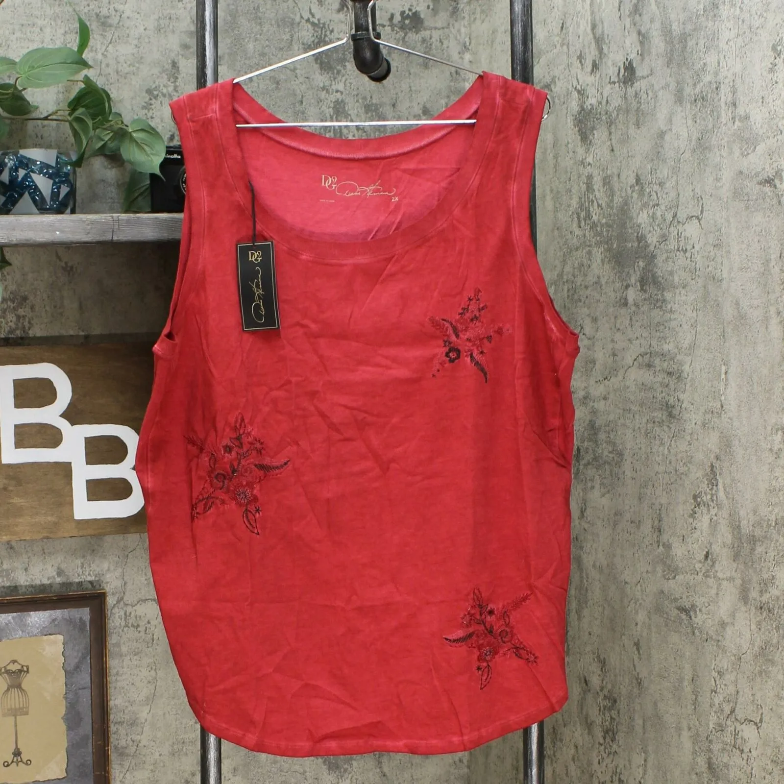 DG2 by Diane Gilman Women's Plus Size Embroidered Star Tank Top