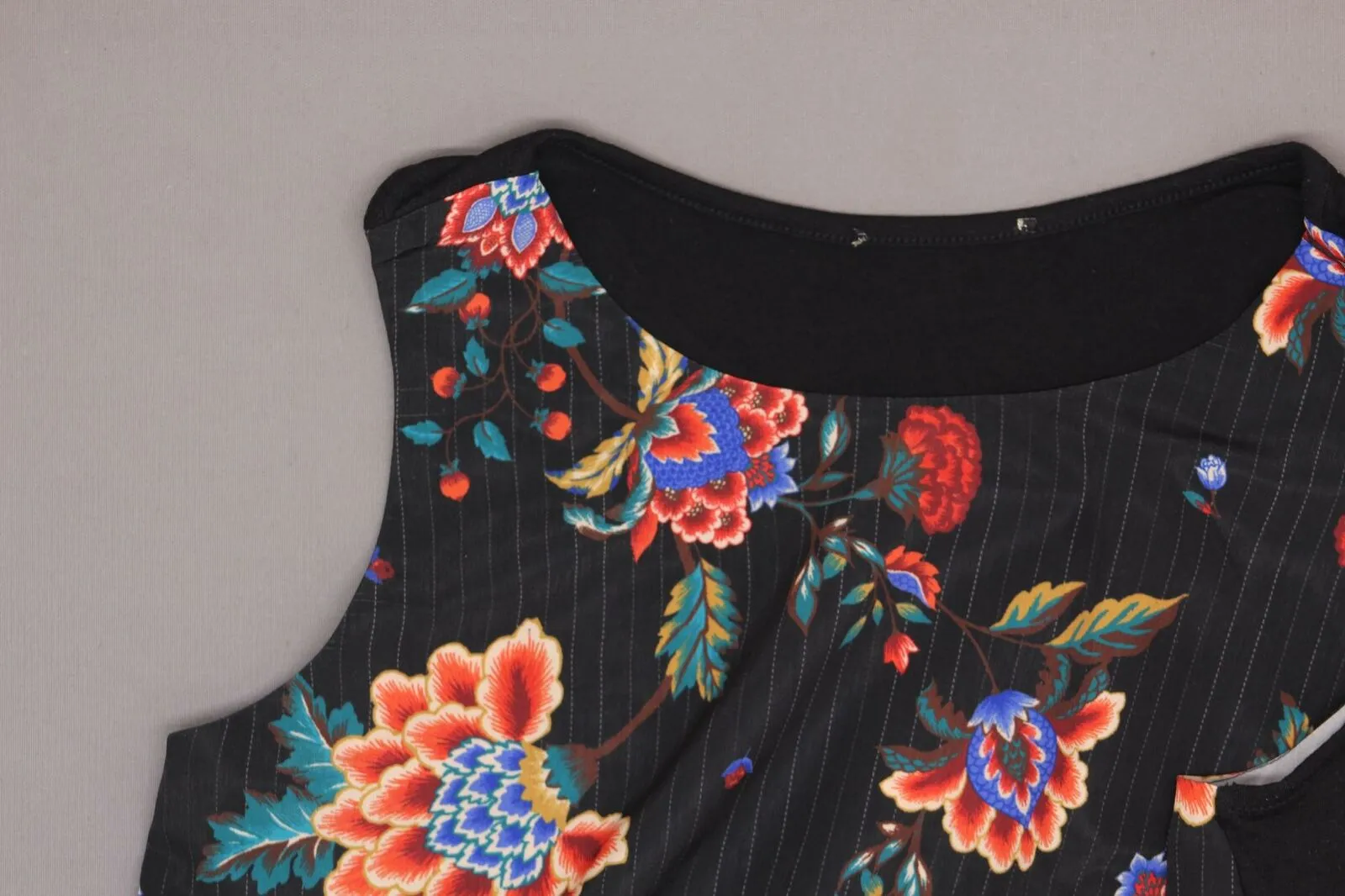DG2 by Diane Gilman Women's Printed Media Easy Tank Top Blossom Stripe XS