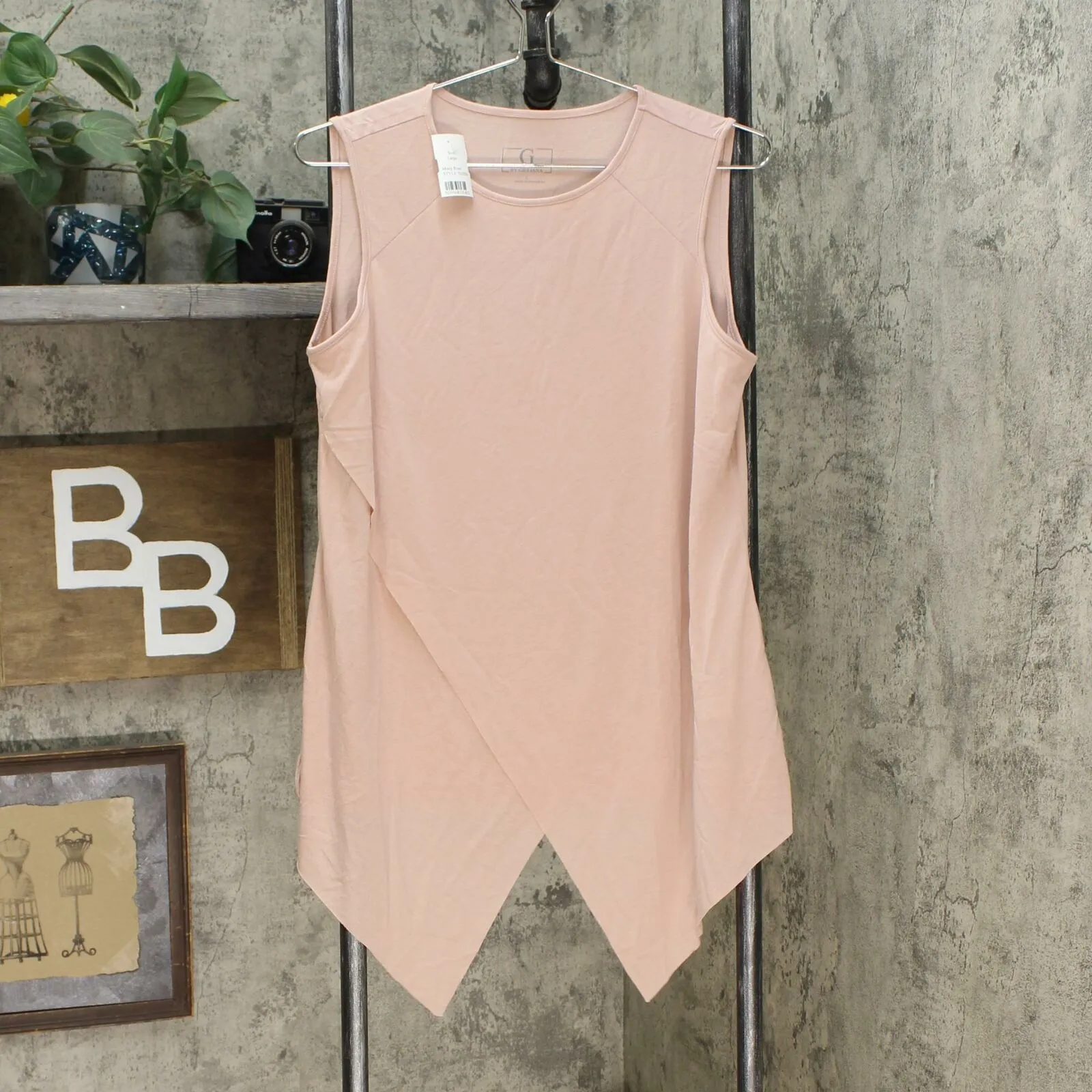 G by Giuliana Women's Asymmetric Hem Tank Top