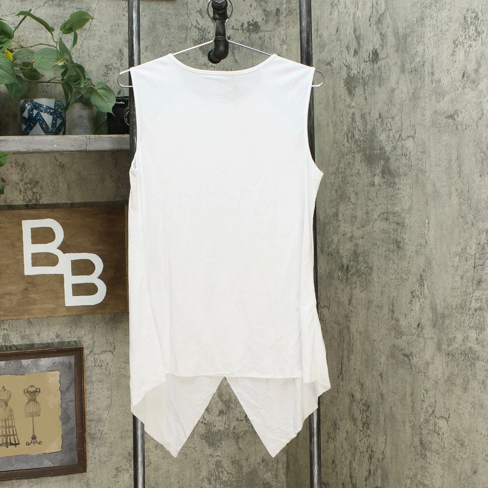 G by Giuliana Women's Asymmetric Hem Tank Top