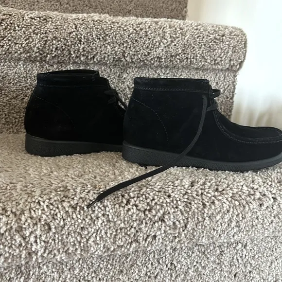 Hush Puppies Boys Bridgeport Suede School Shoes