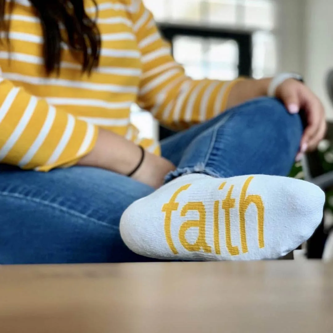 I have faith™ white low-cut socks