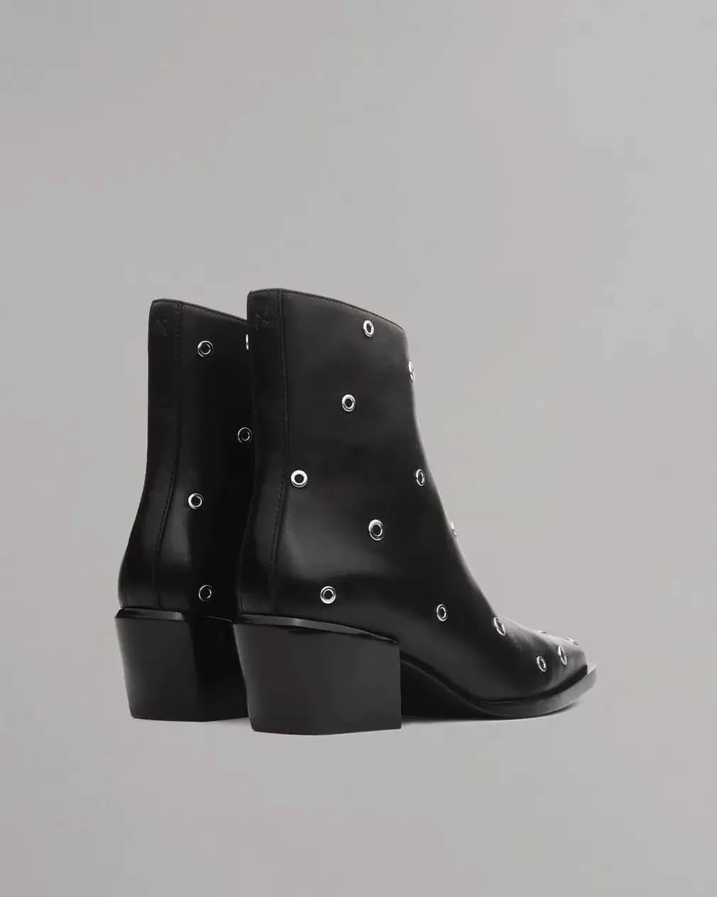 Joni Zip in Black Grommets