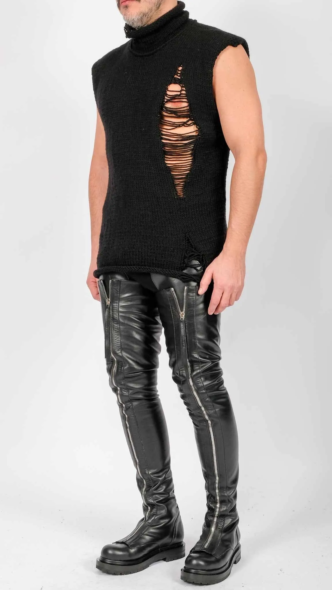 Knitted Sleeveless Turtleneck