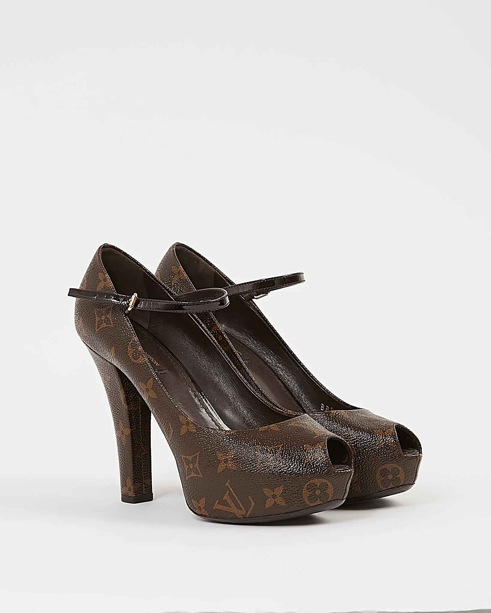 Louis Vuitton Monogram Canvas Pumps - 38.5